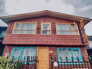 Refugio Ballena Hostel