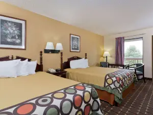 Super 8 by Wyndham Franklin Hwy 31