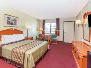 Super 8 by Wyndham Bakersfield/Central