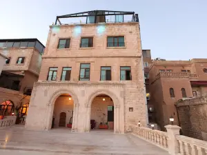 Tuğhan Hotel