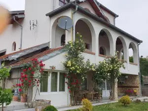 Knez Apartmani