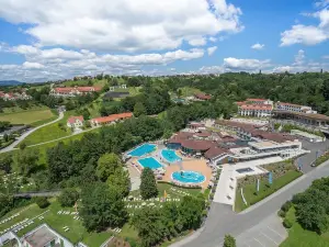 Quellenhotel Heiltherme Bad Waltersdorf - 2-Thermenresort