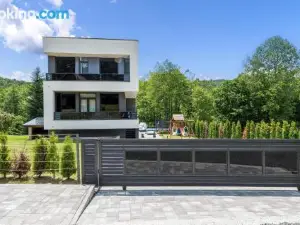 Stunning Home in Novo Zvecevo with 4 Bedrooms, Sauna and Wifi