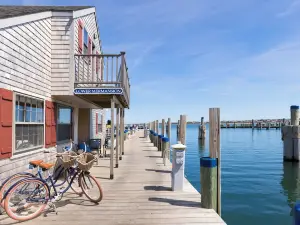 The Cottages & Lofts