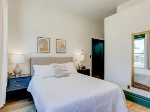 Suite 8 Historic Art City Inn