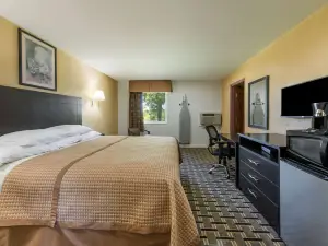 Super 8 by Wyndham Higginsville