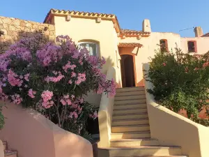 Seaview Cottage • Walk to Beach • Sunset Terrace