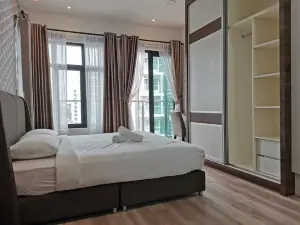 Luxury Home @ P'Residences Batu Kawa