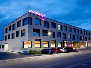 MOXY รัสต์