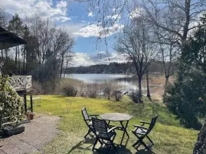 Nyrenoverat strandnära Med Fantastisk Utsikt