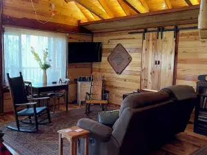 Cozy Cabin Hidden in Amish Country