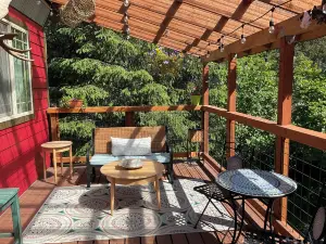 Resurrection Peaks Lodge.  Upper unit sleeps 6, private lot and close to town.