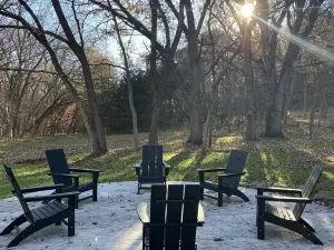 Shady Creek Cabin - Family Friendly Getaway Near Lake