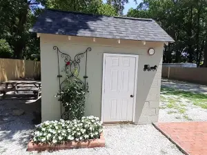 The  Williamsburg Cottage