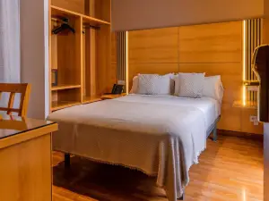 Hotel Serrano