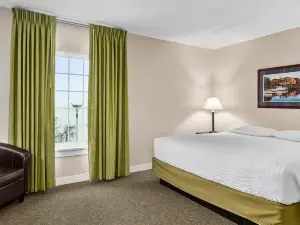 Second Floor Deluxe Suite Bay View