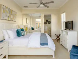 Heated Pool, Fire Pits and Golf Course Views - Stunning Desert Escape