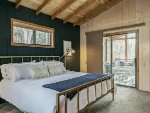 Innsbrook Lakeside Chalet with Private Dock