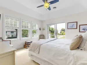 Stunning Retreat - Pool, Hot Tub, Cabana House, Lake View