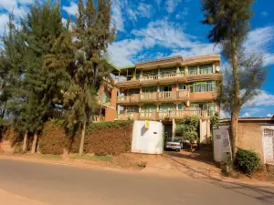 Heart Land Hotel