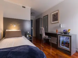 Enter Viking Hotel
