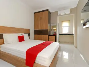 RedDoorz Plus Near Palembang Square Mall