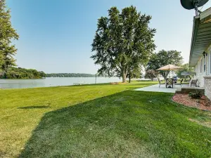 Take a Break at Lakeside Acres on Lake Sinissippi