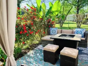 Warm & Inviting home 5 minutes walking distance from restaurants.