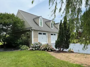 Charming 3-bedroom villa with WiFi, and  Jaccuzzi , just Minutes from Yorktown