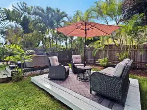 Hale Makai - Luxury Beach Home with AC and Private Hot Tub! Tvnc#5012