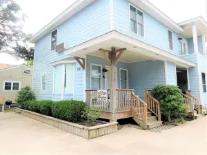 Located in Ocracoke Ge Within Walking Distance of The Harbor, Shops and Restaurants. 1 Bedroom Condo