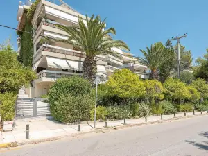Lovely 2 Bedroom Apartment Vouliagmeni