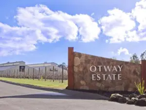 Idyllic Retreat for 4 People in Beautiful Otway Ranges, Recharge & Refresh in Hot Tub