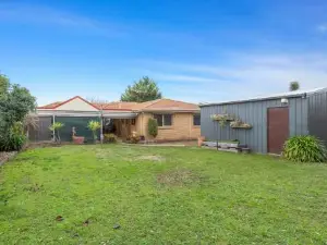 Woodgrove Penthouse - 36 Min Drive to Mel Airport