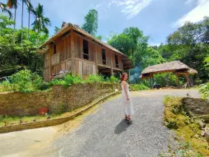LePont Mu Waterfall Bungalow
