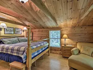 Lakefront Hazelhurst Cabin Dock and Pool Table