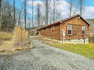 Cozy Cabin in Parsons Hike, Fish and Explore!