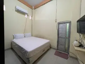OYO 93053 Ziza Kost82 Syariah