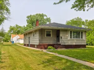 Convenient Gary Vacation Rental, 10 Mi to Beach!