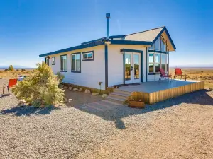 Blanca Mountain Cottage w/ 365 Dark Sky Views!