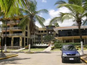 バルコン デル マル ビーチ フロント ホテル