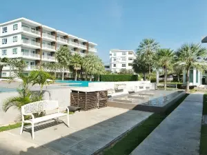 Hua Hin - the Sea Condominium