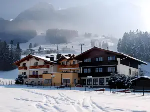 Gasthaus Landhotel Traunstein - Fam. Pendl