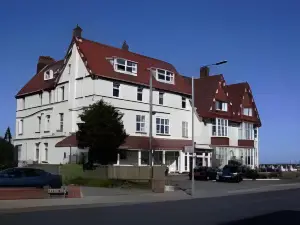 Marine Lodge