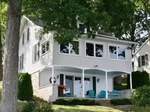 Paradise on Lake Hamilton; 80 feet of gorgeous lake frontage