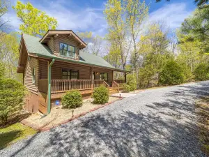 Private & clean.  Enjoy the beauty of Lake James & Western North Carolina!