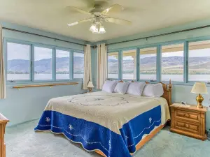 Linger Longer Lakeside Cottage