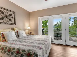 Expansive dog-friendly condo w/ lake views, shared pool, hot tub, & dock access