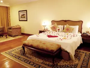 Dynasty Hotel