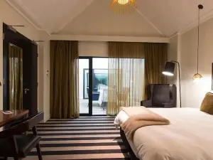 Ellen Hotel